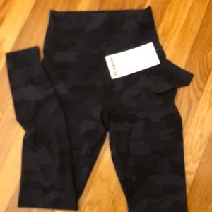 NWT LULULEMON CAMO PRINT align Pant  New with tags 28